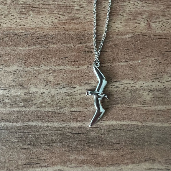 Authentic Taylor Swift 1989TV Seagull Necklace in Silver - Picture 3 of 6